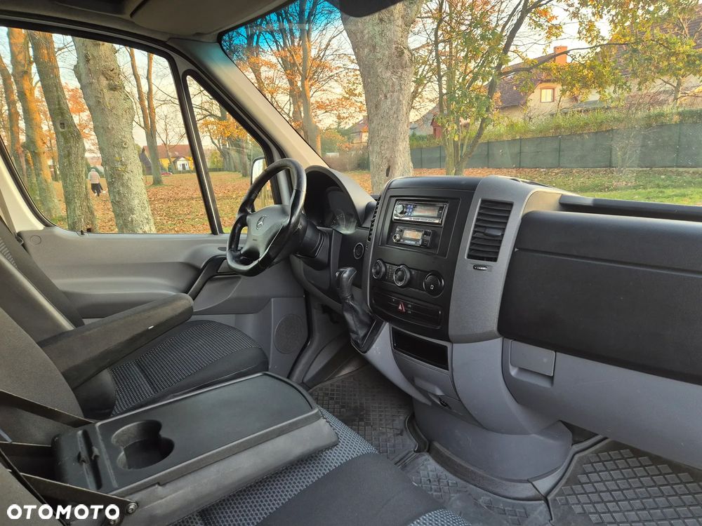 Mercedes-Benz SPRINTER - 32