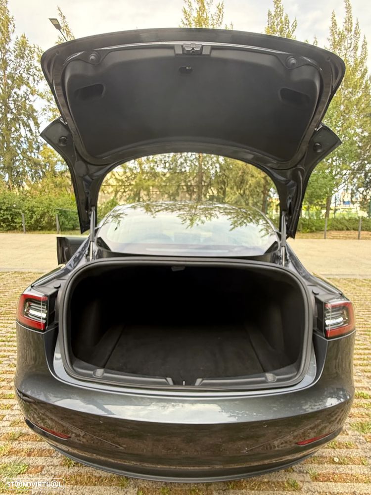 Tesla Model 3 - 11