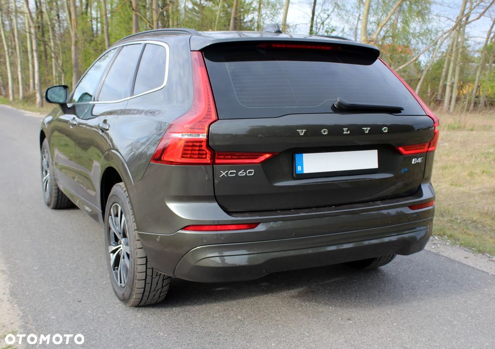 Volvo XC 60 B4 D AWD Geartronic Momentum Pro - 5