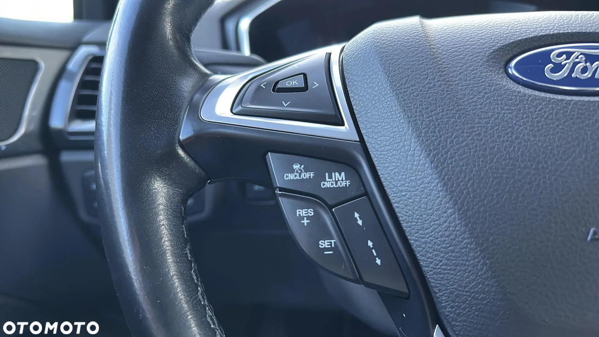 Ford Mondeo 2.0 EcoBlue Titanium - 23