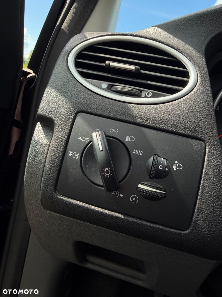Ford Focus 1.6 Titanium - 27