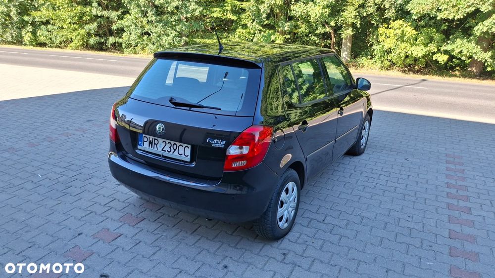 Skoda Fabia 1.2 HTP Ambiente - 10