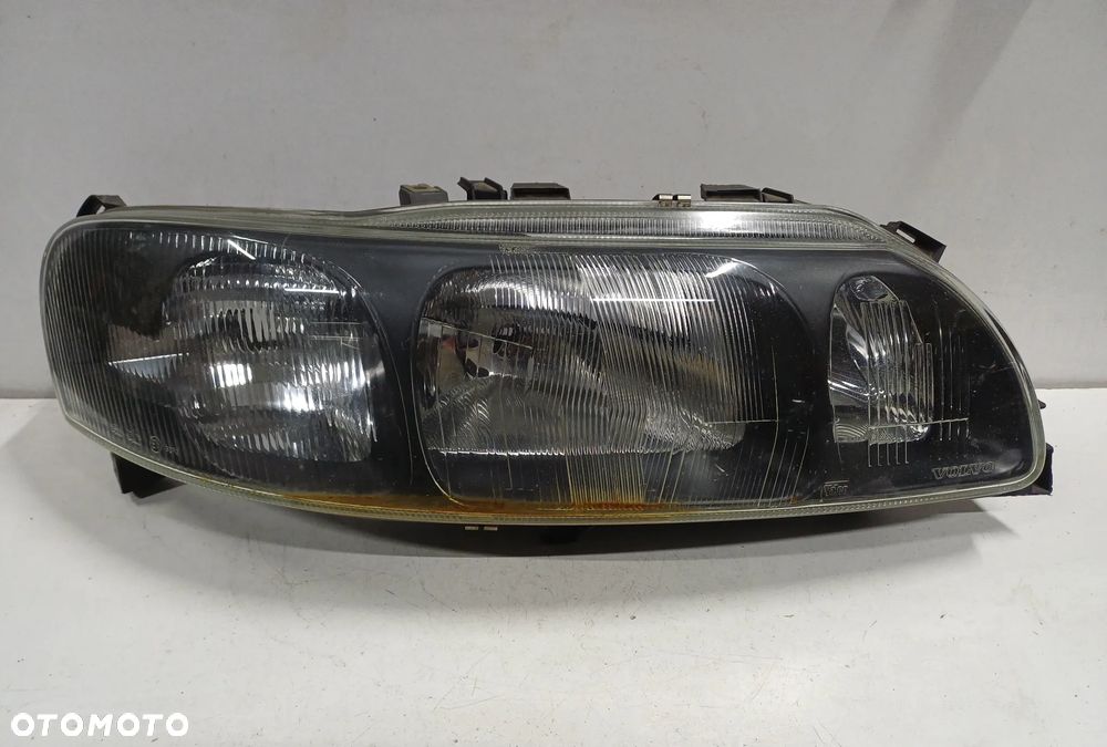 Lampa prawy przod volvo s60 I v70 II europa - 1