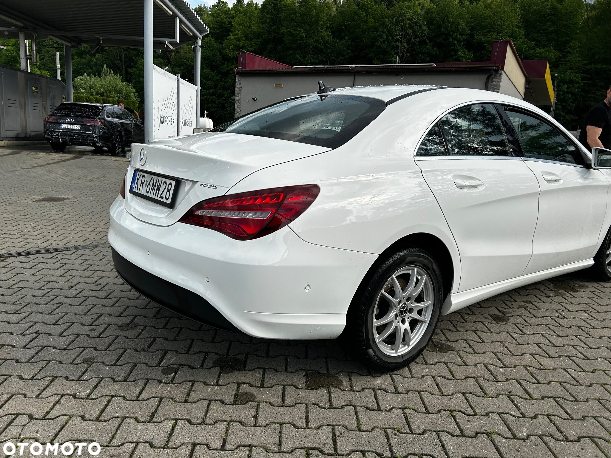 Mercedes-Benz CLA 180 7G-DCT - 3