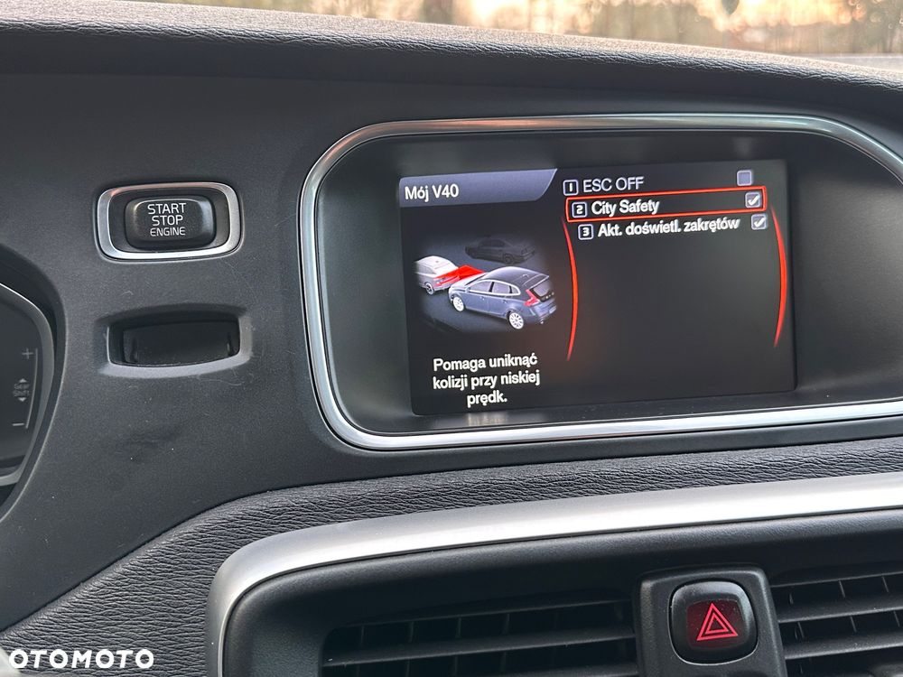 Volvo V40 D2 R Design - 29