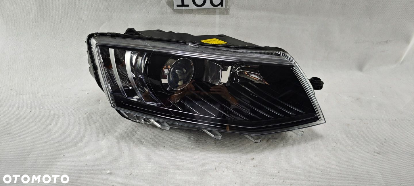 SKODA OCTAVIA III 3 XENON PRAWY SKRĘTNY LED LAMPA PRAWA 5E1941016B - 4