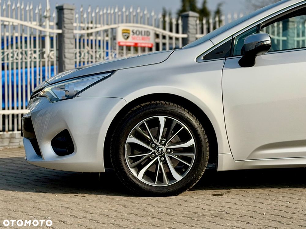 Toyota Avensis 2.0 D-4D Prestige - 6