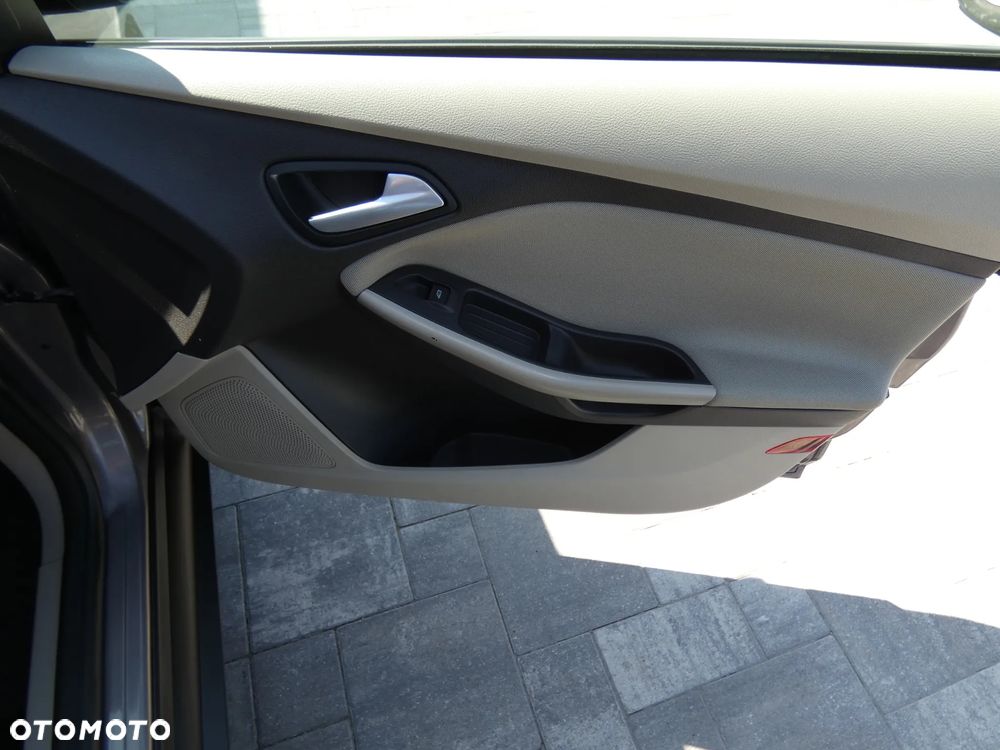 Ford Focus 1.6 Trend - 31