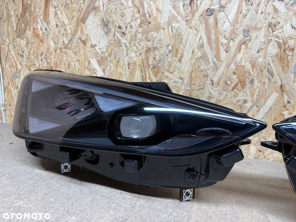 REFLEKTORY LAMPA LEWA PRAWA PRZÓD SEAT LEON CUPRA LIFT 5FB941059 5FB941036J - 36