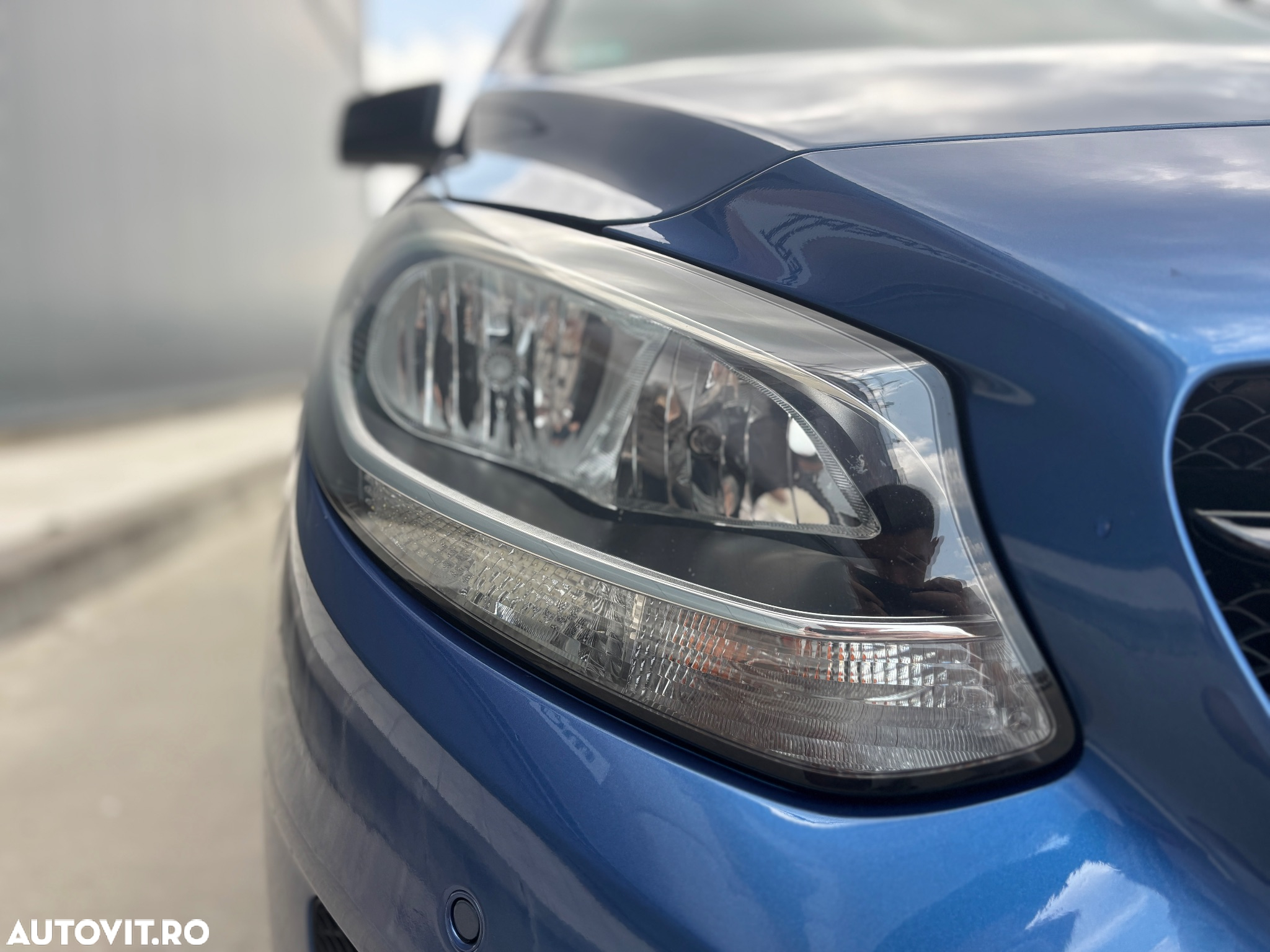 Mercedes-Benz B - 12