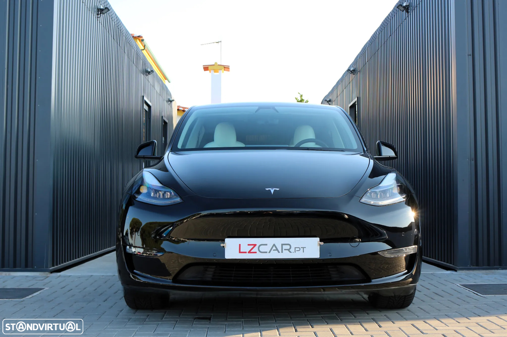 Tesla Model Y Long Range Dual Motor AWD - 3