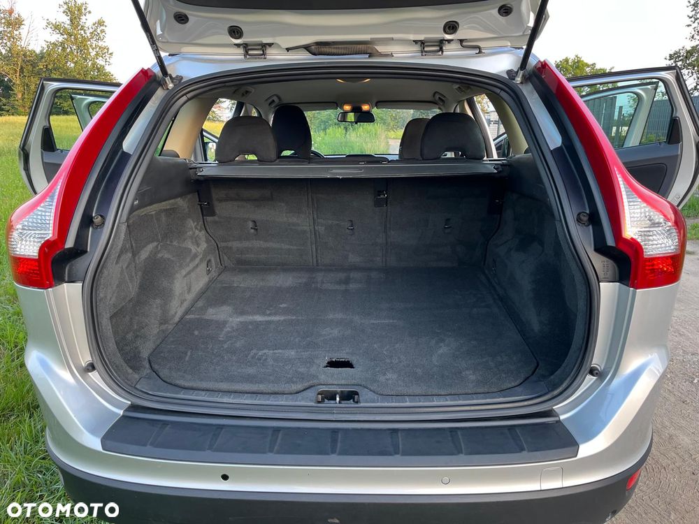 Volvo XC 60 2.4D Kinetic - 25