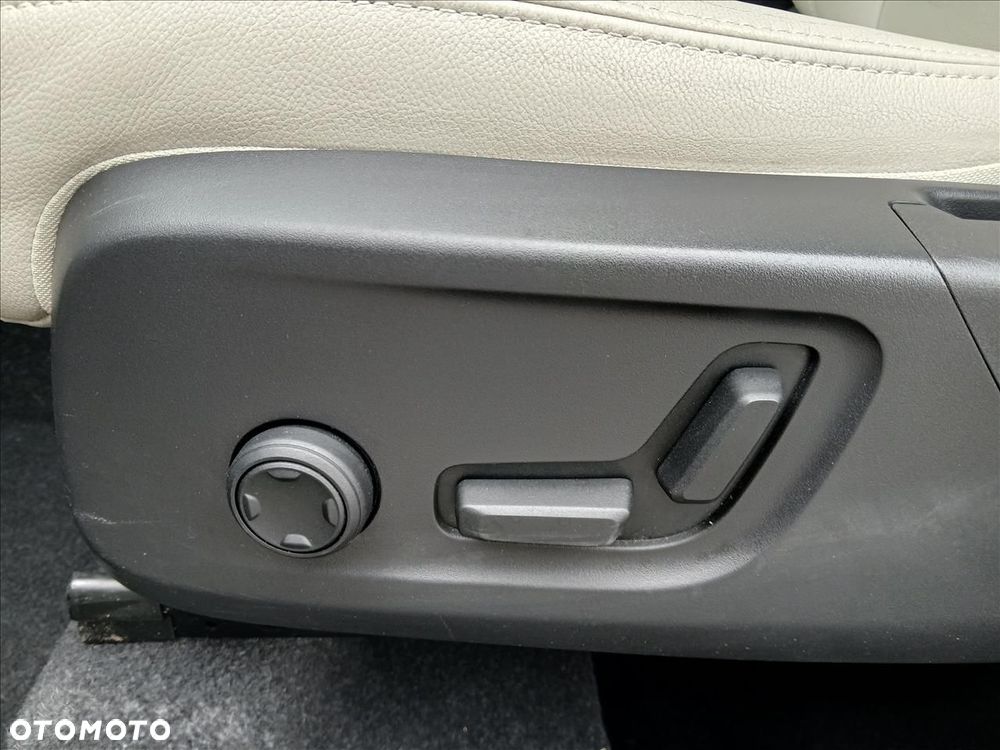 Volvo XC 40 - 33