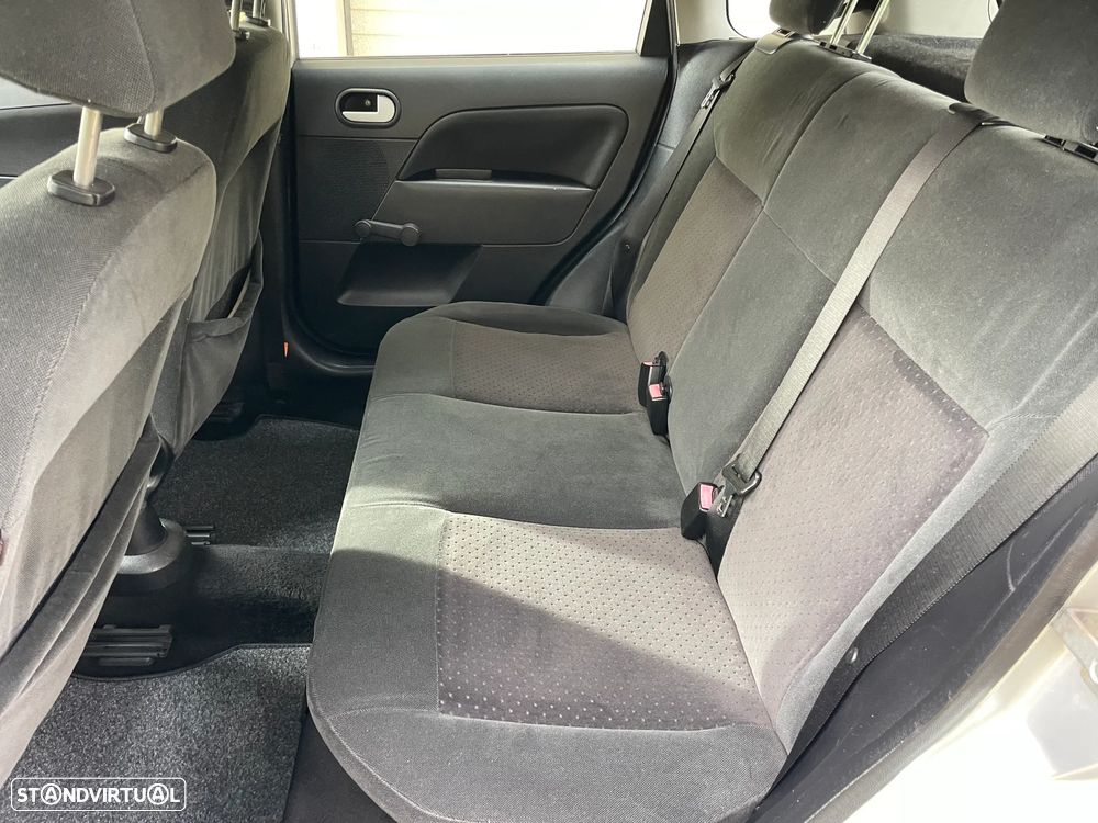 Ford Fiesta 1.25 Ghia - 8