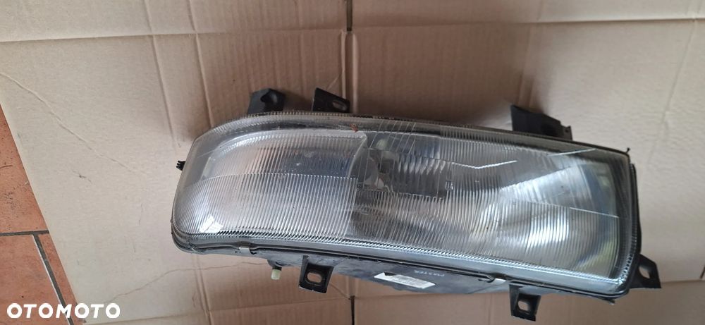 Lampa prawa lewa przod master - 2