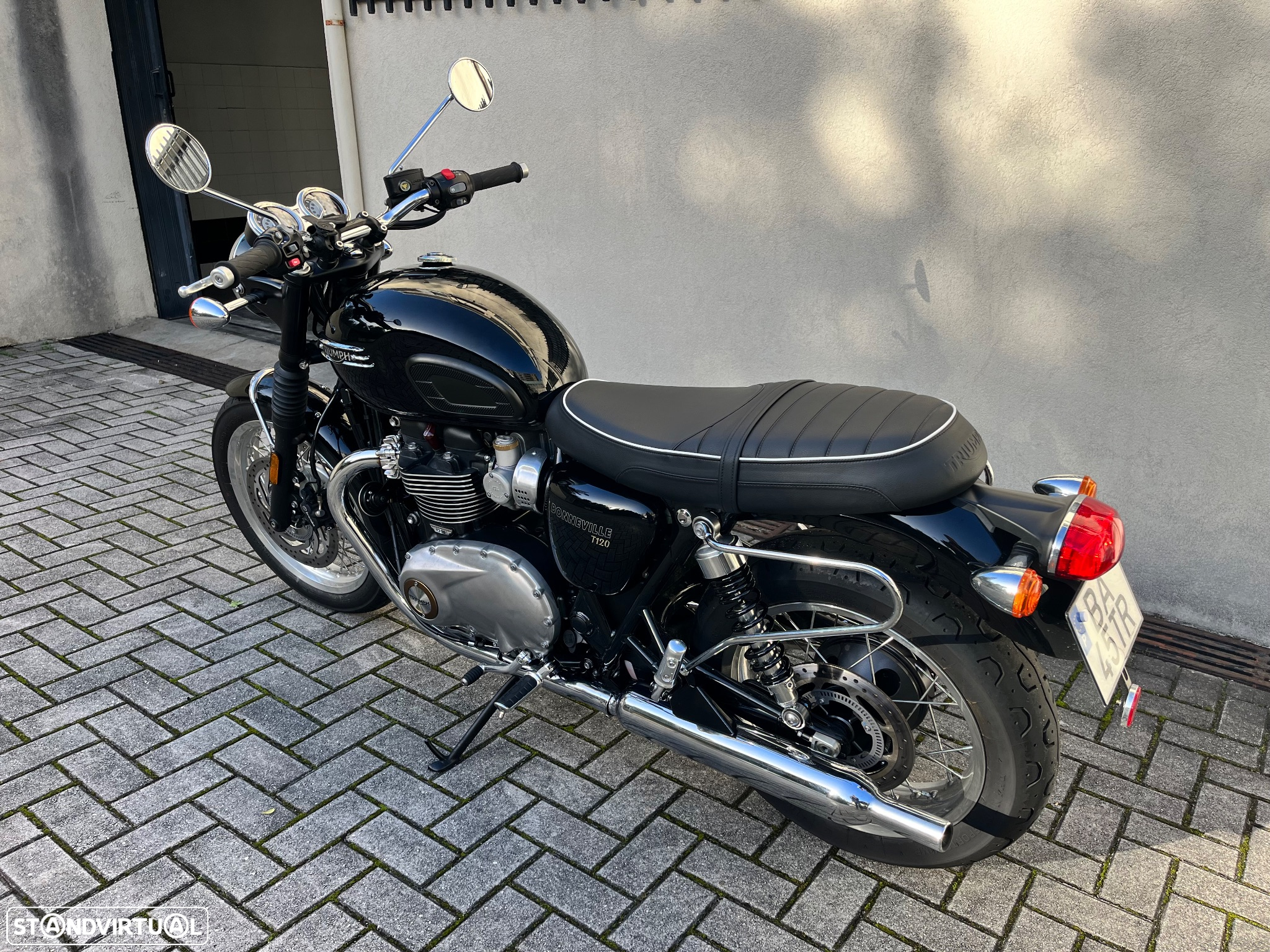 Triumph Bonneville T120 - 3