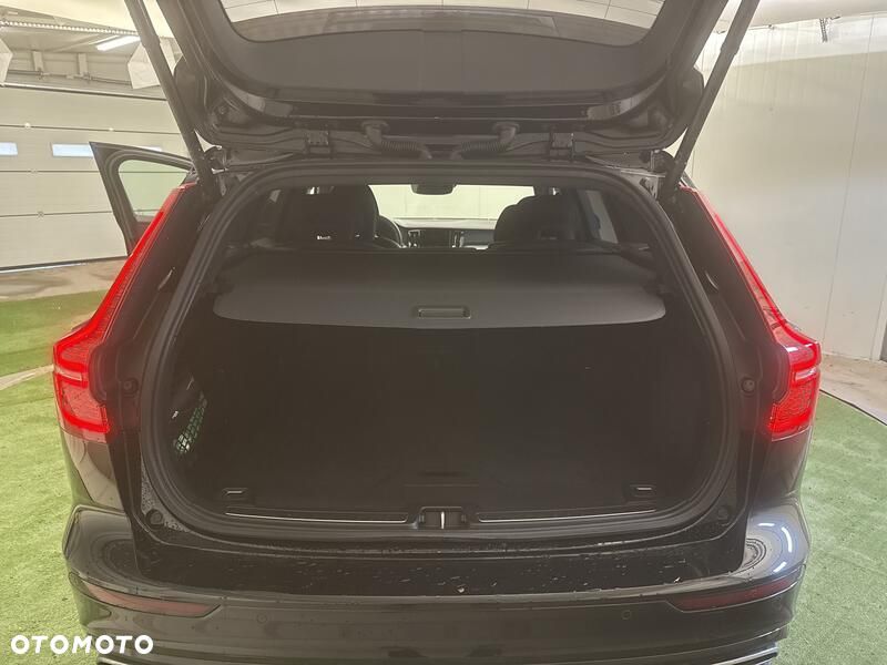 Volvo V60 B3 B R-Design - 23