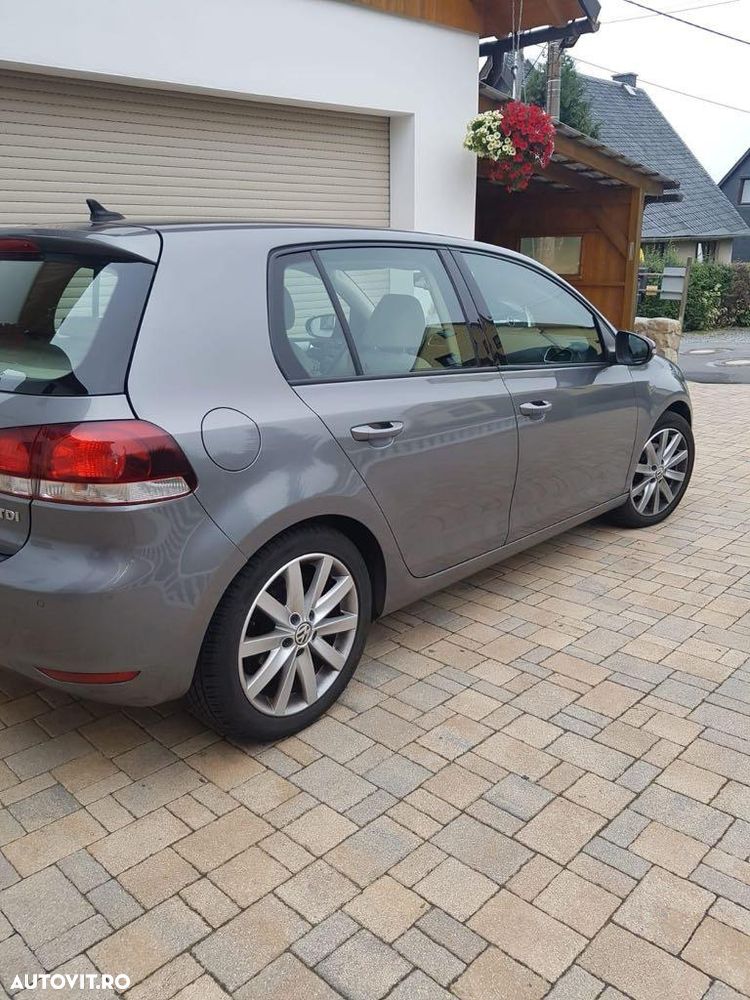 Volkswagen Golf 2.0 TDI DPF Highline - 8