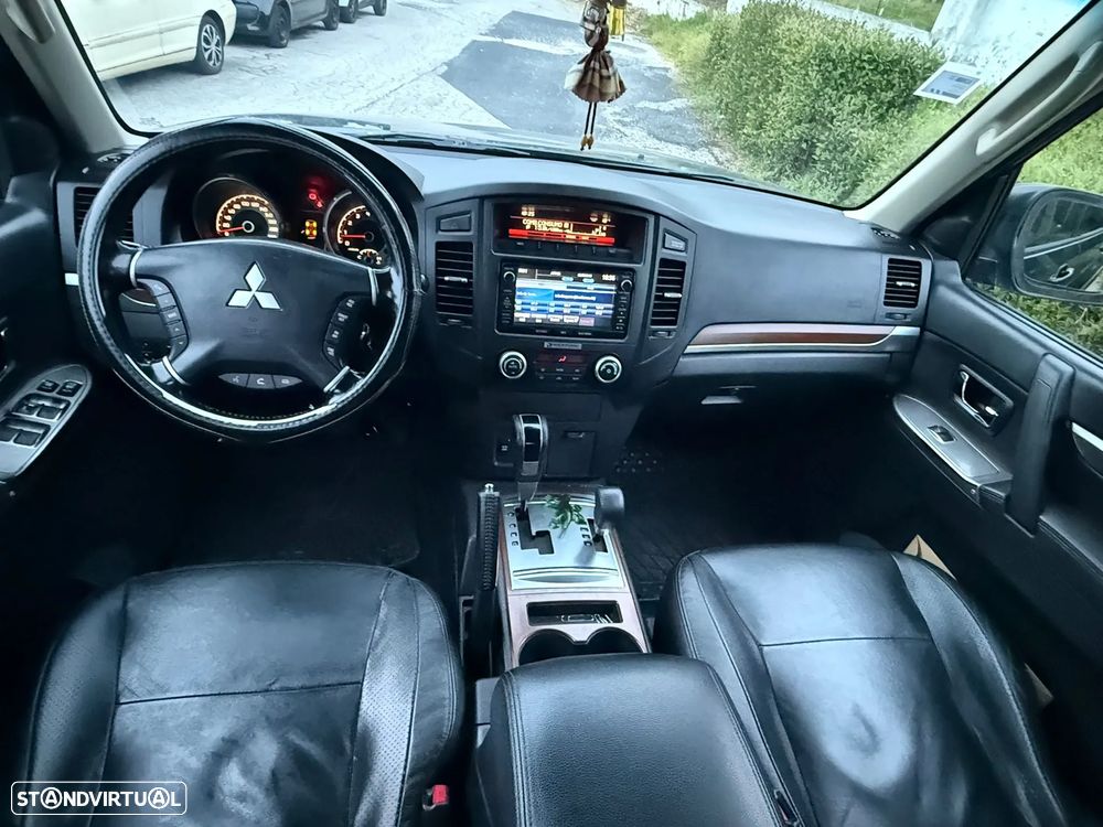 Mitsubishi Pajero - 5