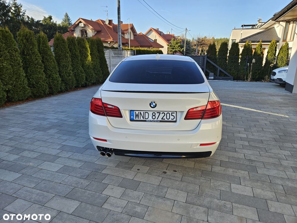 BMW Seria 5 520d xDrive - 9