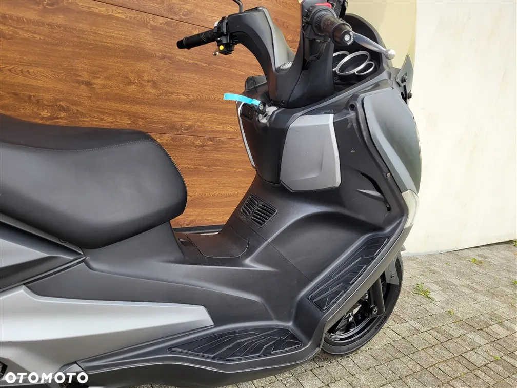 SYM GTS - 27