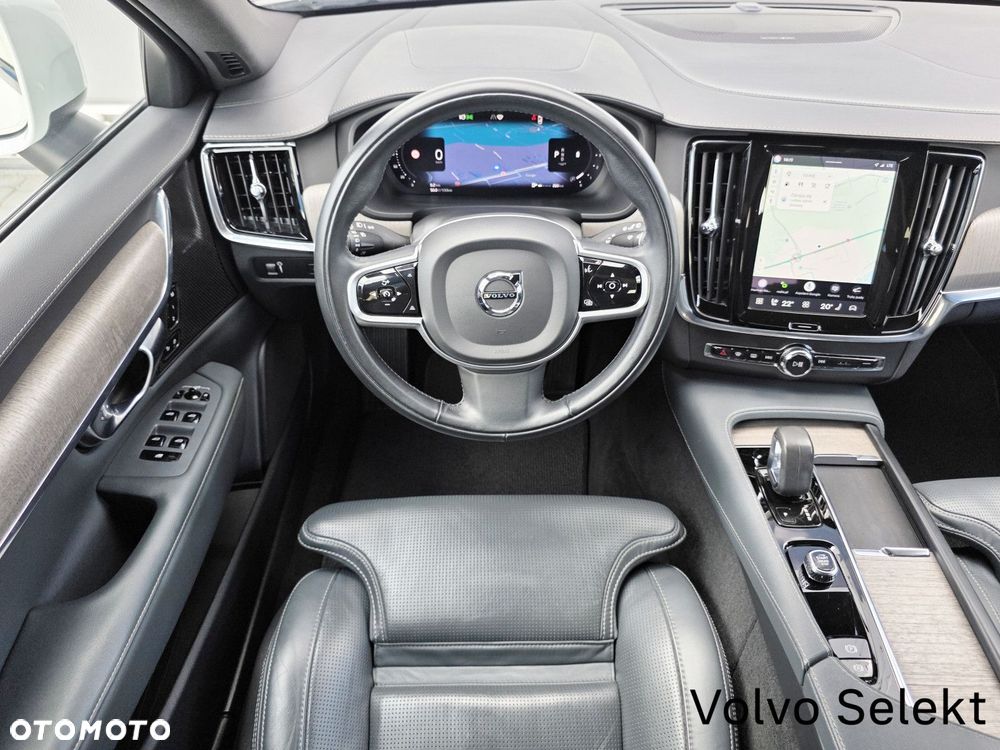 Volvo V90 Cross Country - 22