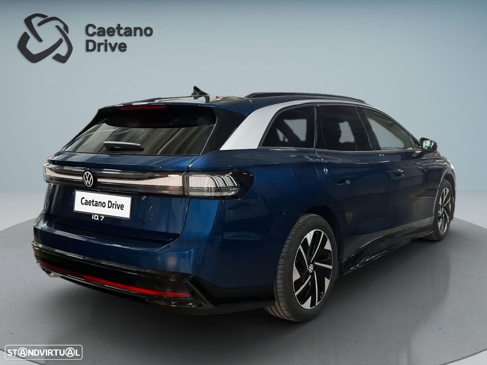 VW ID.7 Tourer 77 kWh Pro Urban - 9