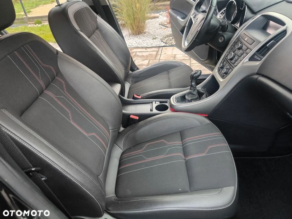 Opel Astra 1.4 Turbo 150 Jahre - 20