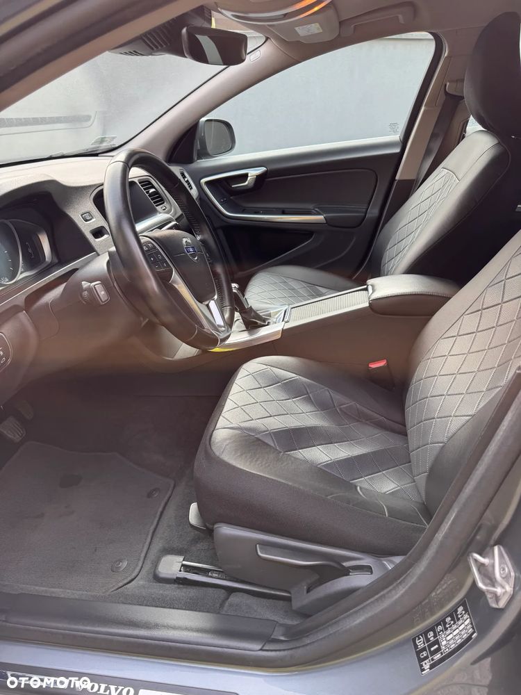 Volvo V60 D4 Drive-E Momentum - 11