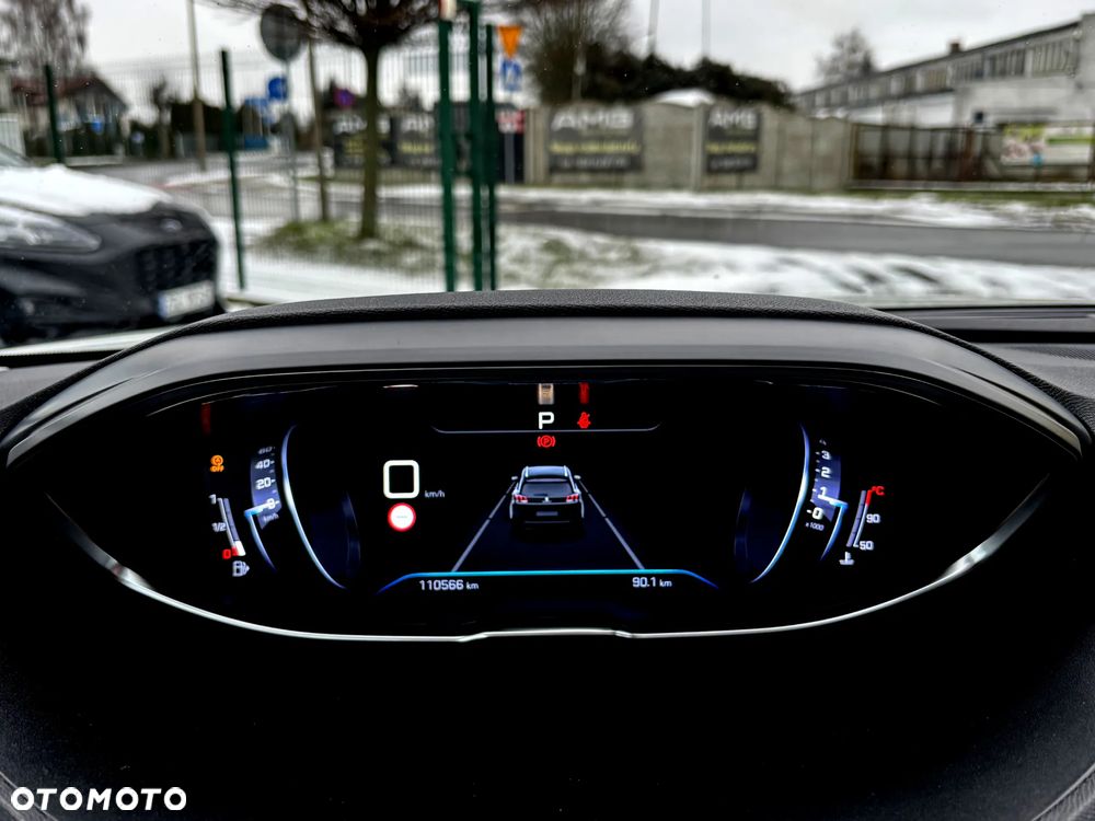 Peugeot 5008 1.6 PureTech Allure S&S EAT8 - 20