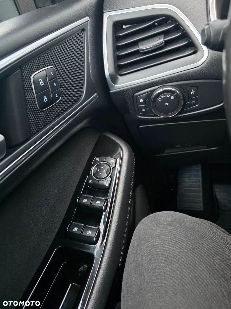 Ford S-Max - 12