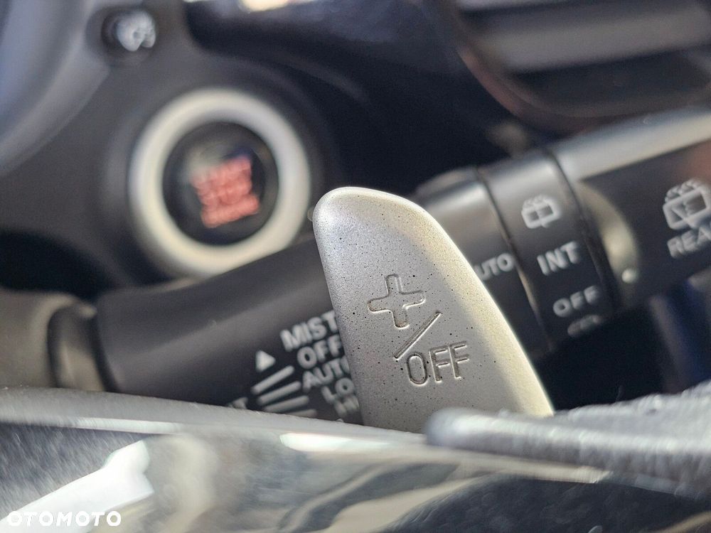 Mitsubishi Outlander - 25