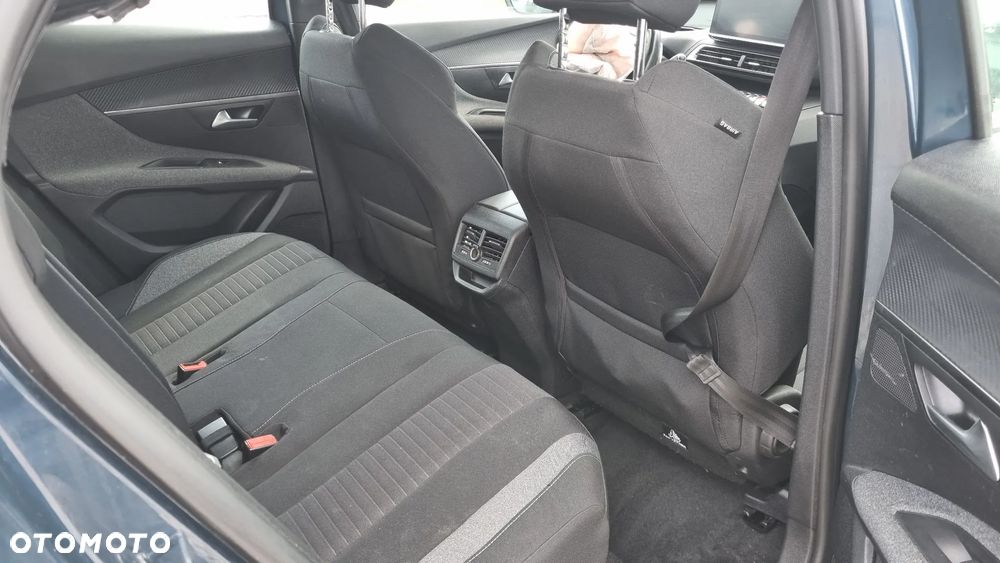 Peugeot 3008 1.6 PureTech HYbrid GT Line S&S EAT8 - 24