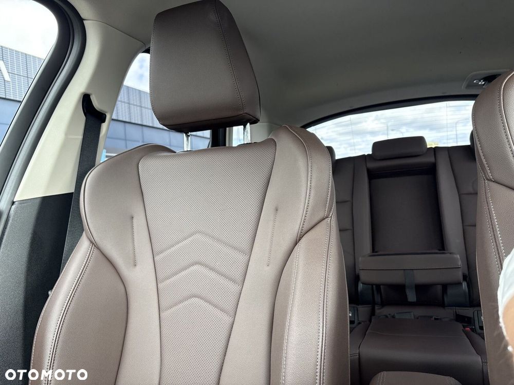 BMW Seria 2 220i mHEV - 14