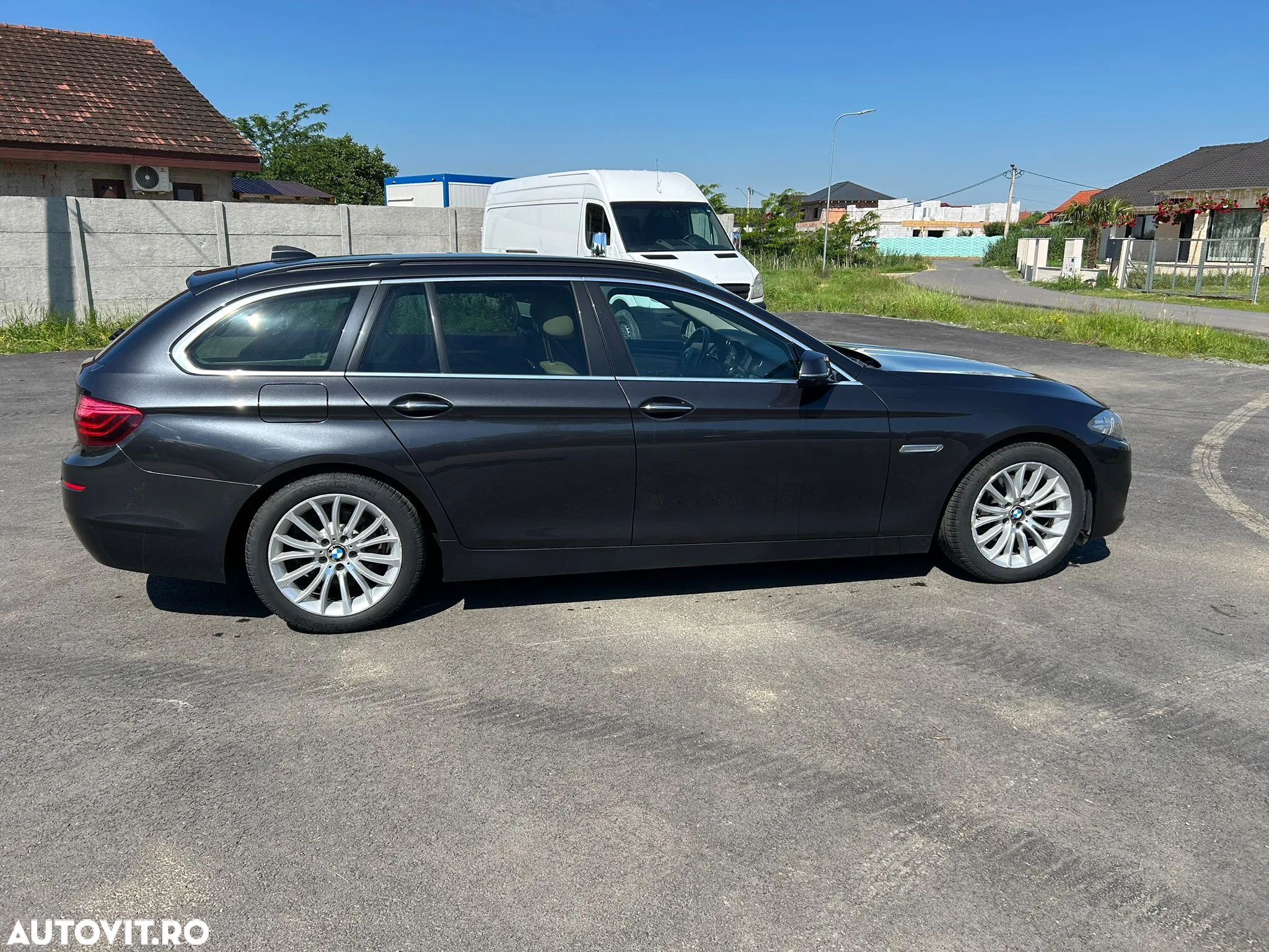 BMW Seria 5 520d Touring Aut. Luxury Line - 19