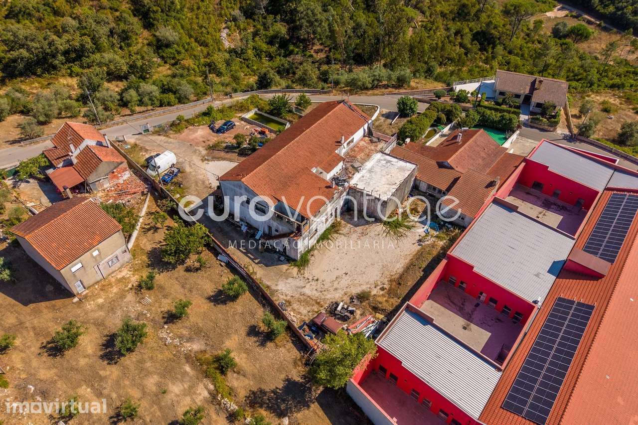 Oportunidade Única de Investimento | Elevado Potencial Construtivo - Grande imagem: 4/38