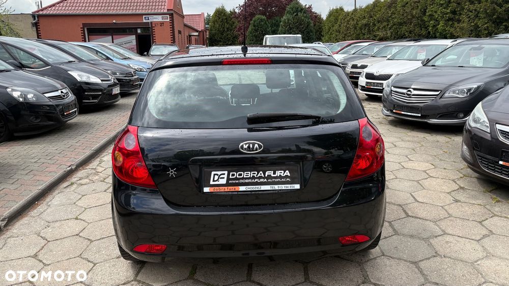 Kia Ceed - 8