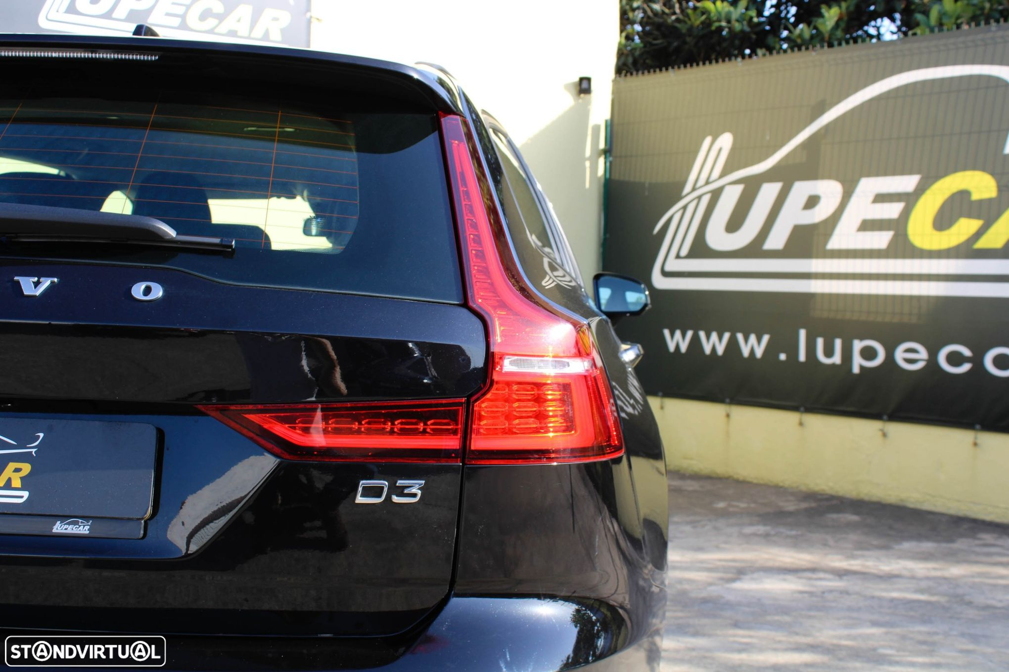 Volvo V60 2.0 D3 - 19
