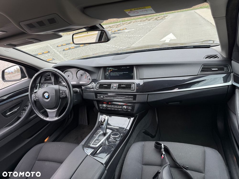 BMW Seria 5 520d Sport-Aut - 11