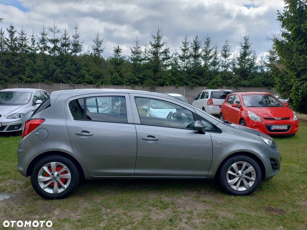 Opel Corsa 1.2 16V Edition / Active - 11