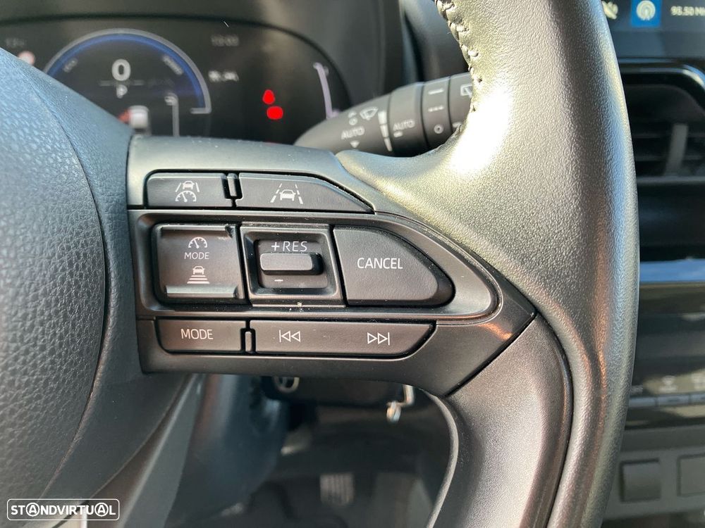 Toyota Yaris Cross 1.5 HDF Comfort Plus - 27