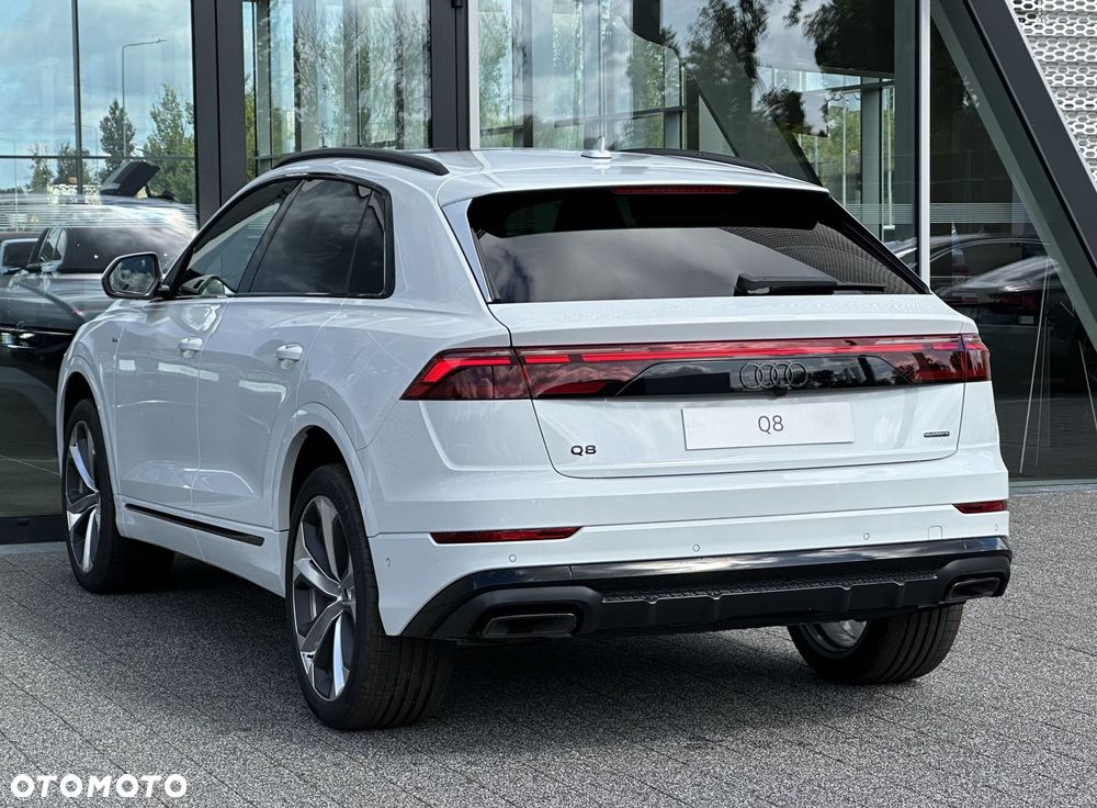 Audi Q8 - 8