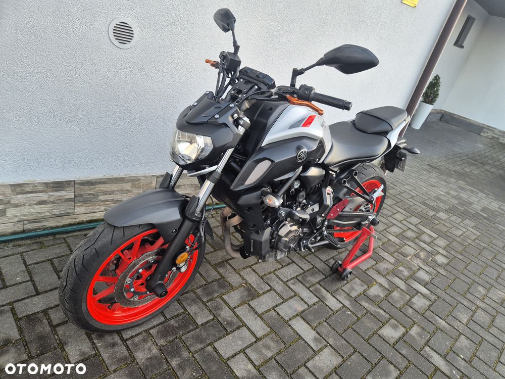 Yamaha MT - 2