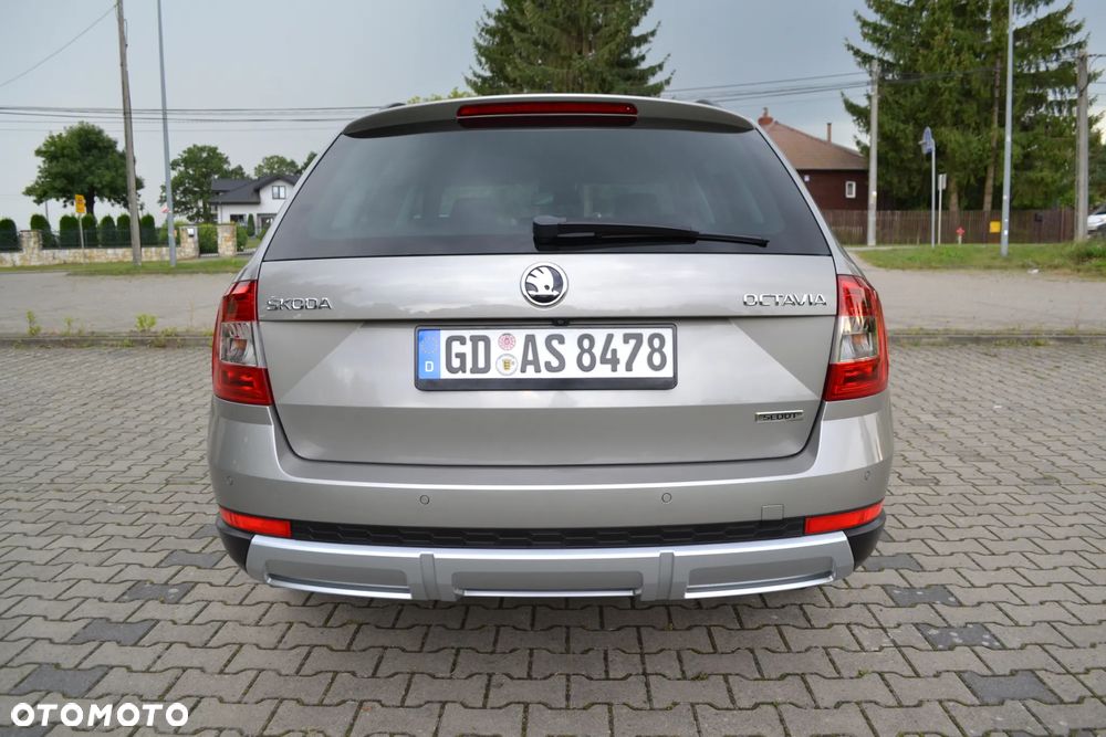 Skoda Octavia Combi 2.0 TDI 4x4 DSG Scout - 6