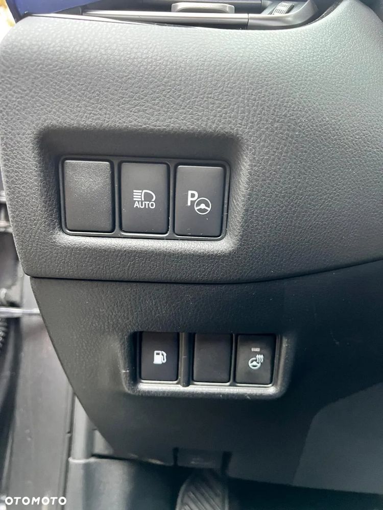 Toyota C-HR 1.8 Hybrid Neon Lime powered by JBL - 12