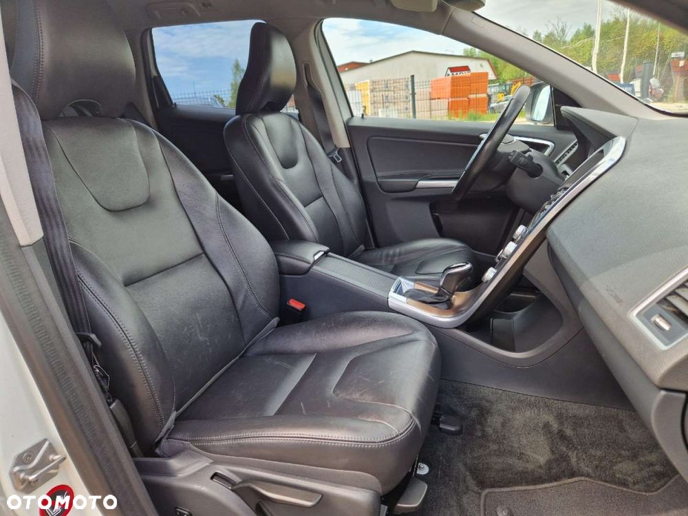 Volvo XC 60 D4 Momentum - 21