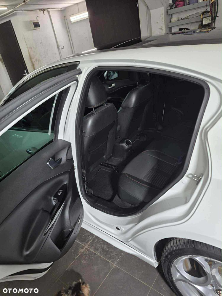 Alfa Romeo Giulietta 1.4 TB MultiAir Distinctive - 25