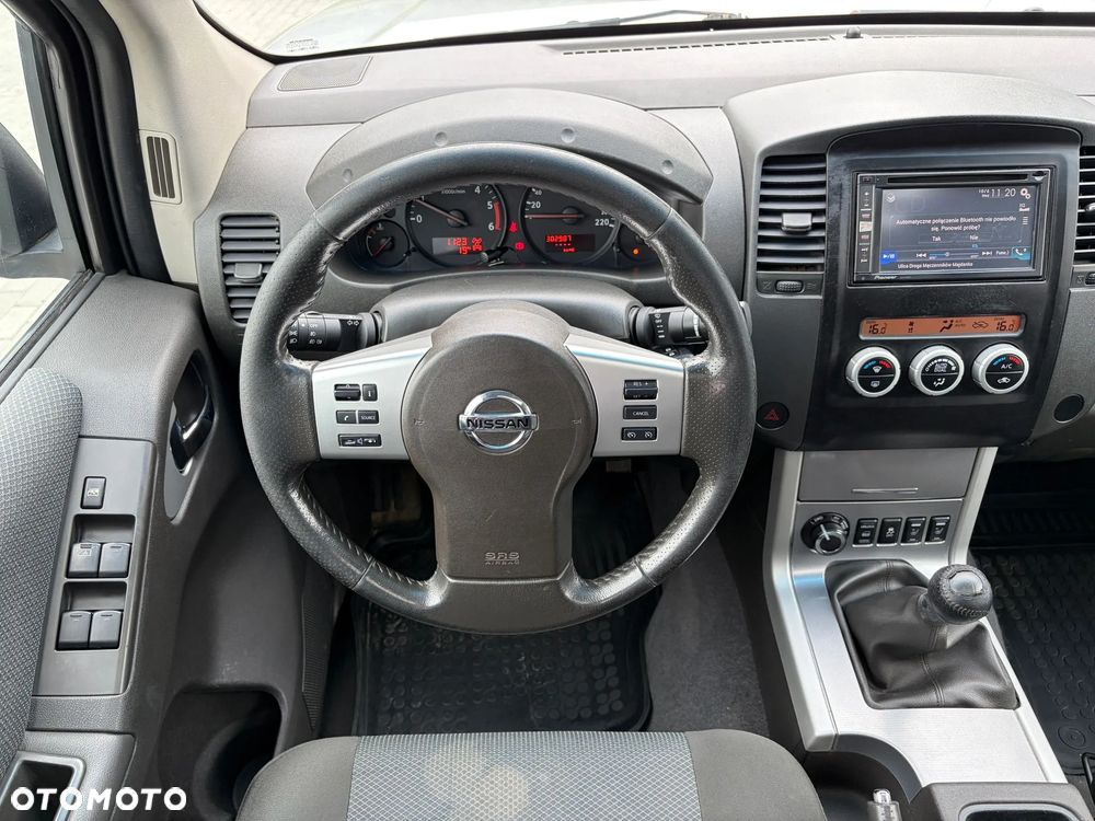 Nissan Navara 2.5 D LE Long - 20