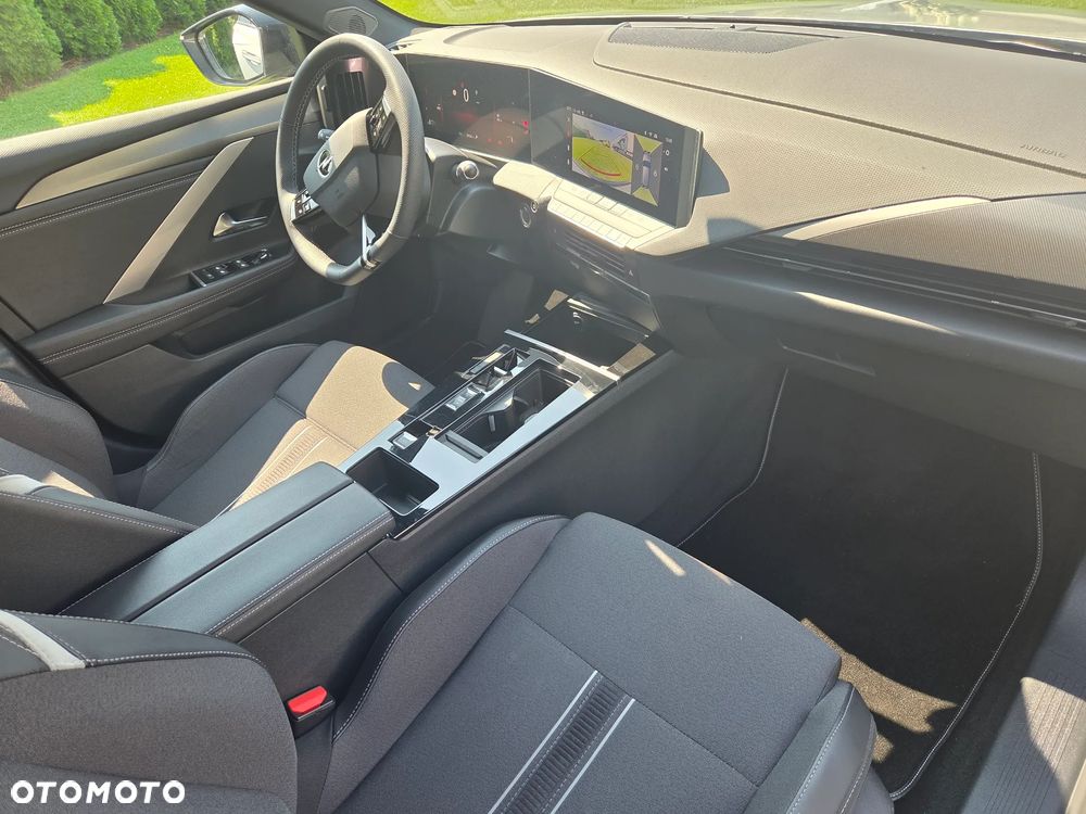 Opel Astra 1.2 Turbo Automatik GS - 19