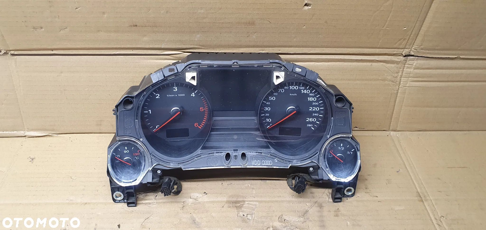 Licznik zegary Audi A8 D3 4.2 TDI 4E0920931J - 1